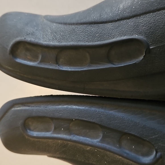 Crocs slip resistant bistro clogs - Picture 9 of 13